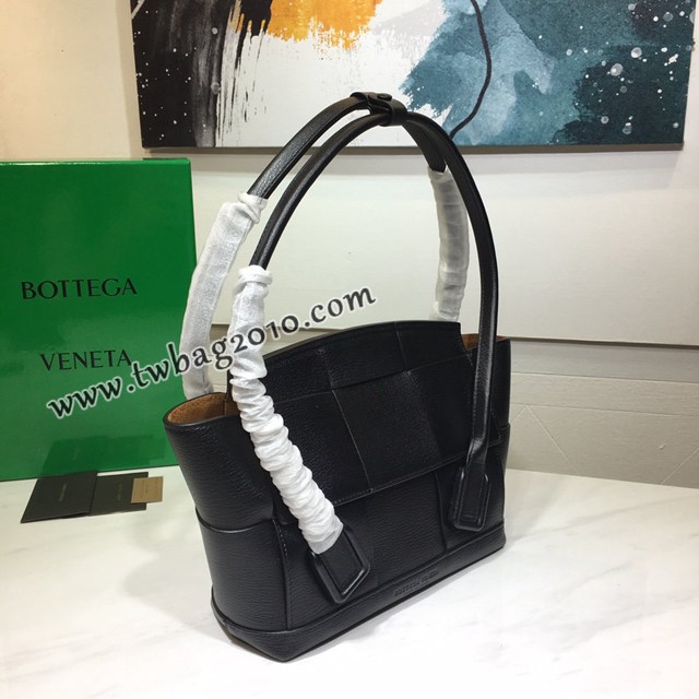 Bottega veneta高端女包 寶緹嘉爆款THE ARCO編織款手提包  BV經典款蝙蝠包  gxz1109